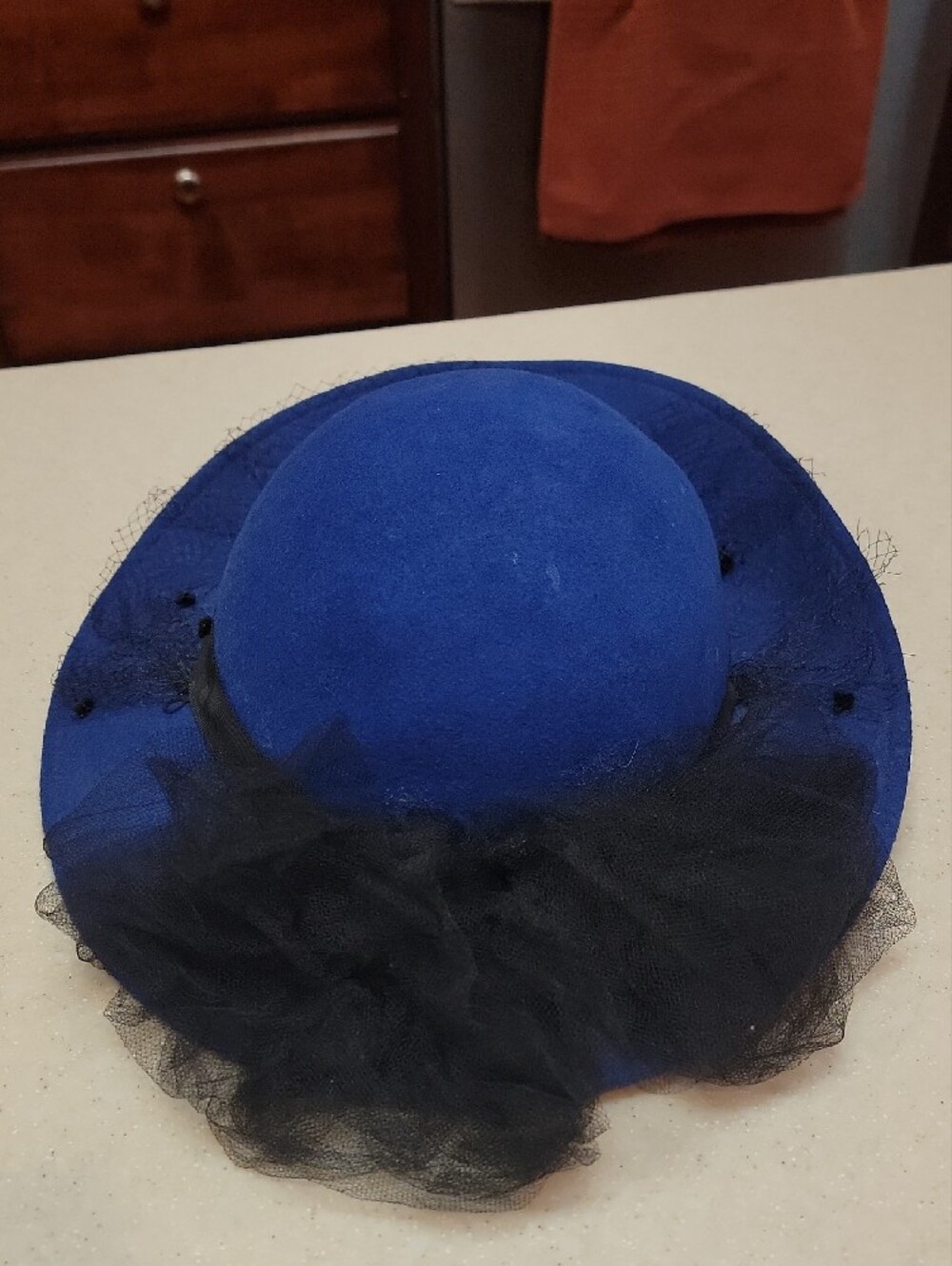 Elegant Blue Women's Felt Hat with Black Net Trim - Picture 4 of 6